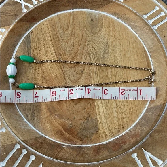 Avon come summer green white lucite necklace on goldtone chain circa 1975 - Picture 8 of 10